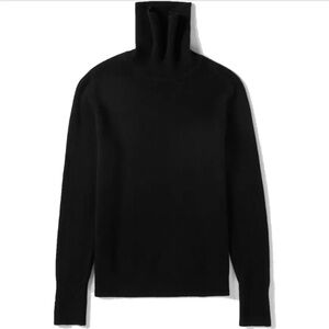 The Curated 100% Cashmere Turtleneck in Black